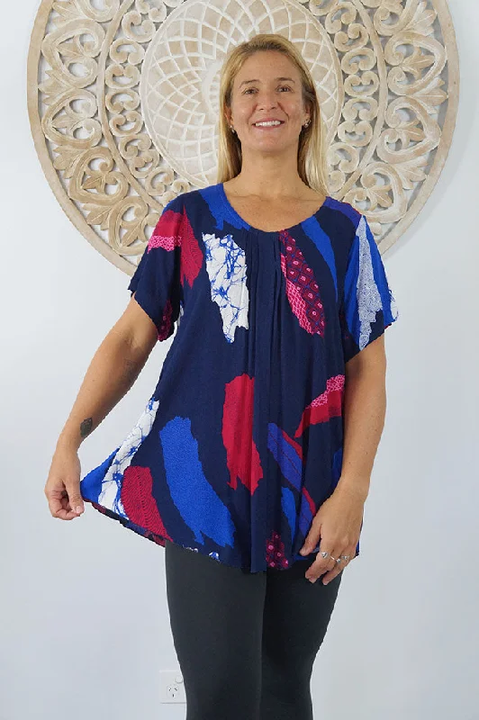 Weekend Deals That Please Newport Top "Abstract"