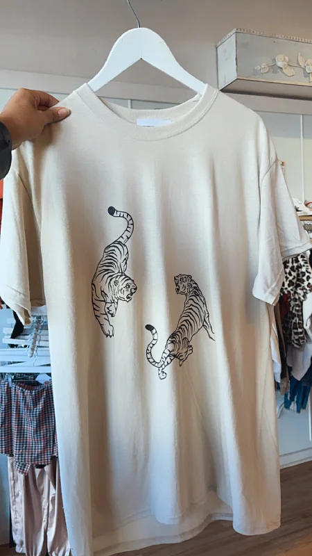 YEAR-End Clearance Vintage Tiger Tee