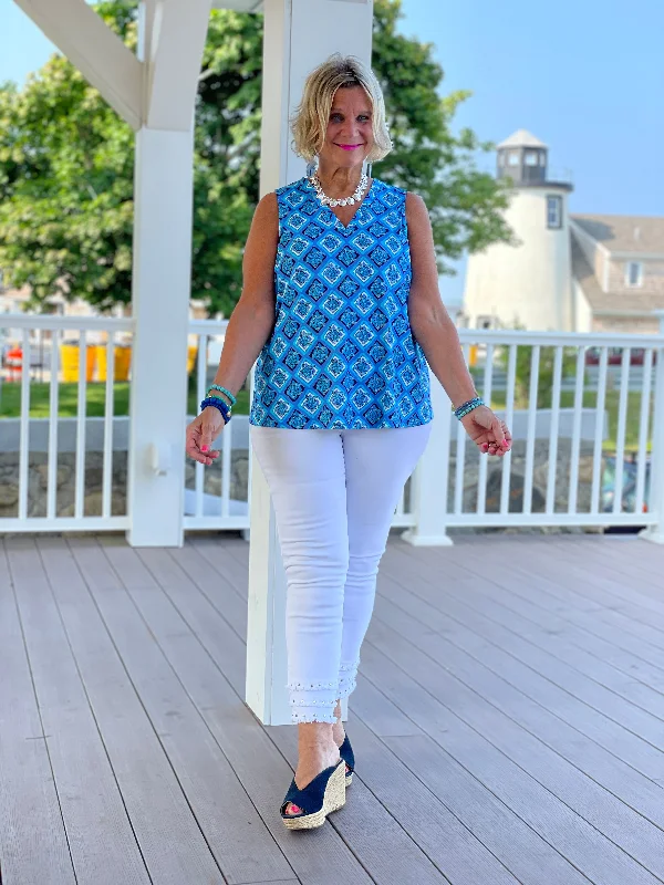 Bonus Savings TAILORED BAHAMA TURTLE V-NECK TOP