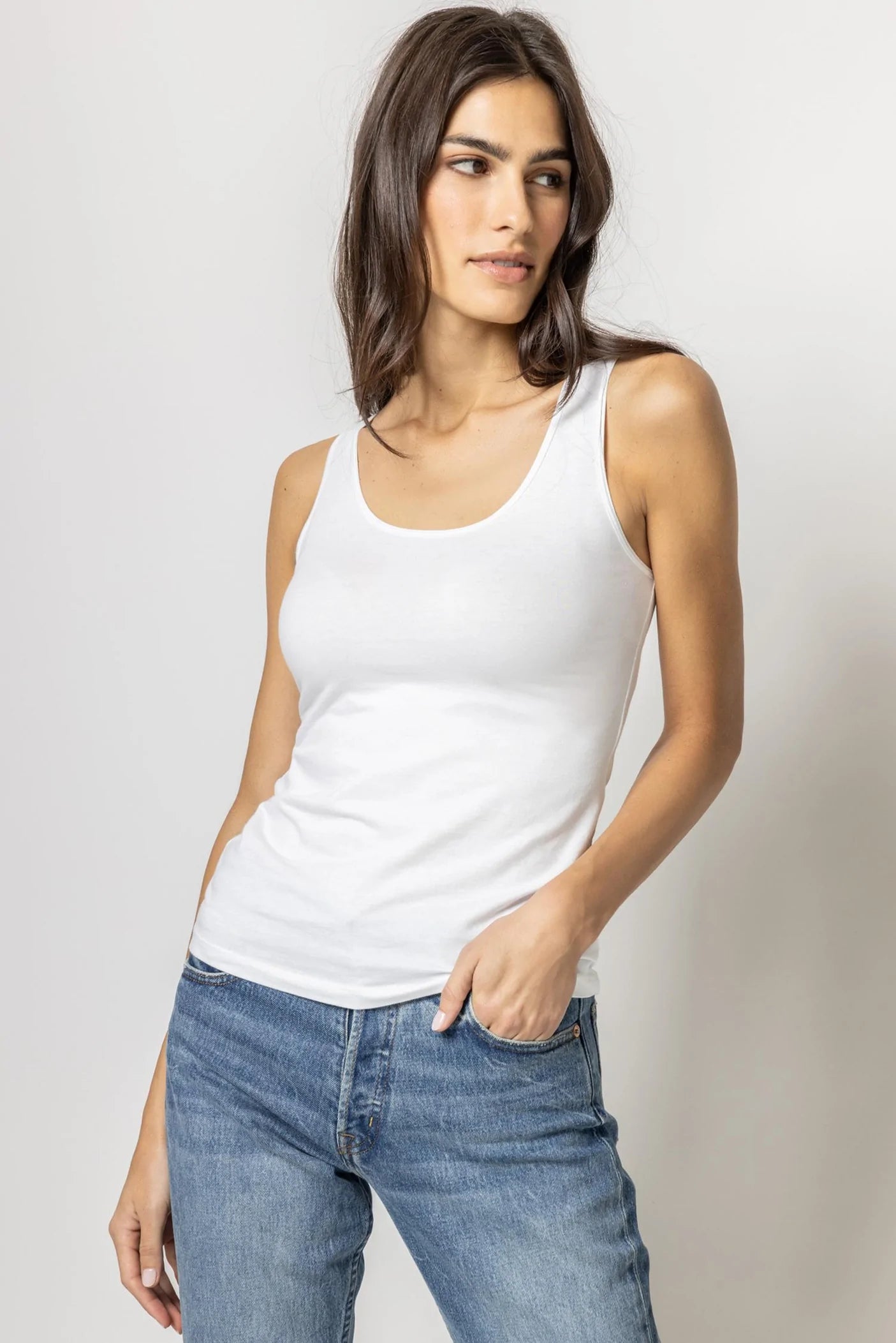 Lowest Price Scoop Tank in White
