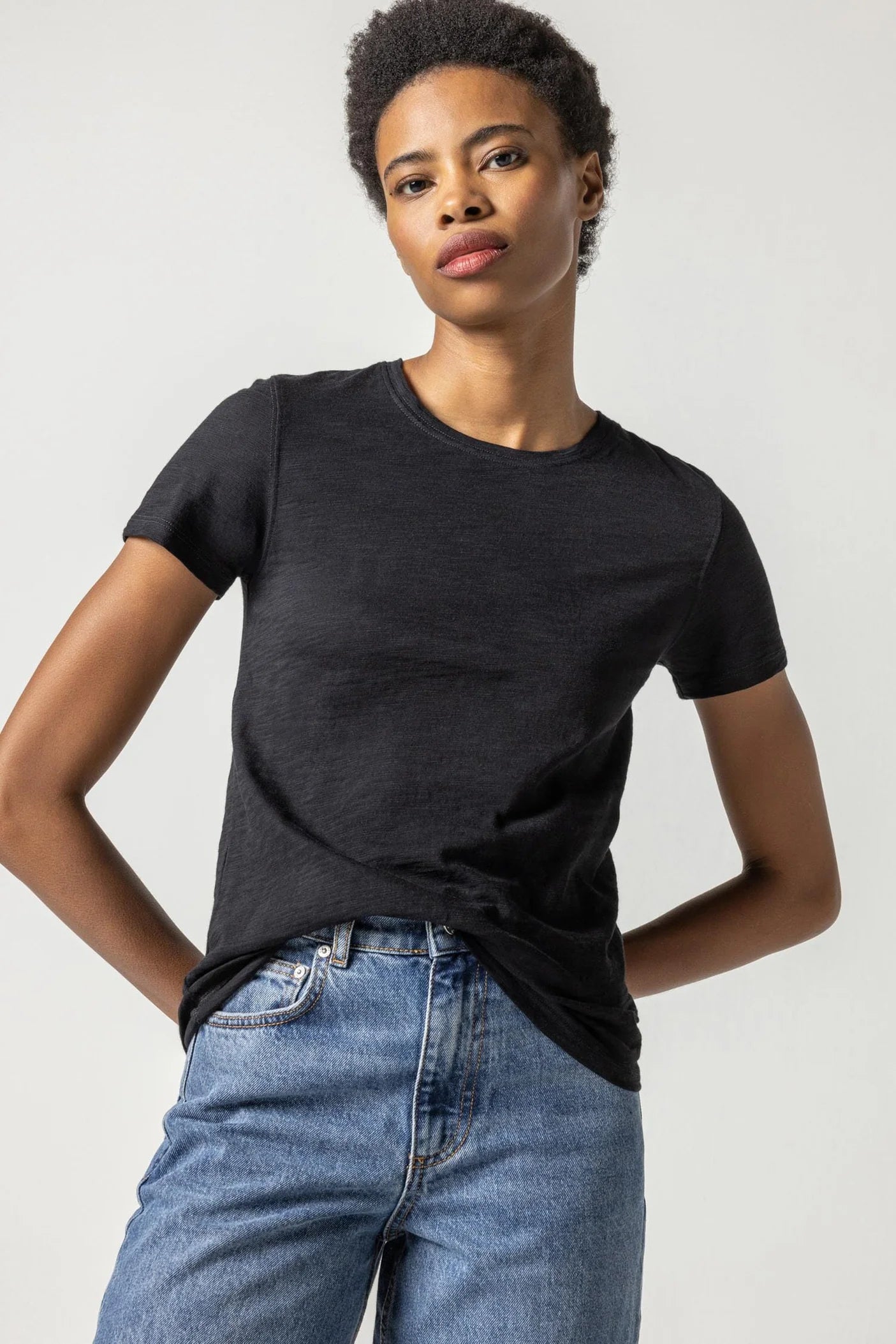 Huge Savings Crew Neck Back Seam Tee in Black